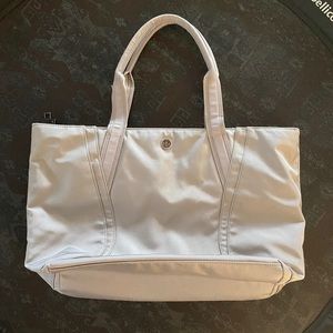 Lululemon out of range tote laptop bag used chrome
